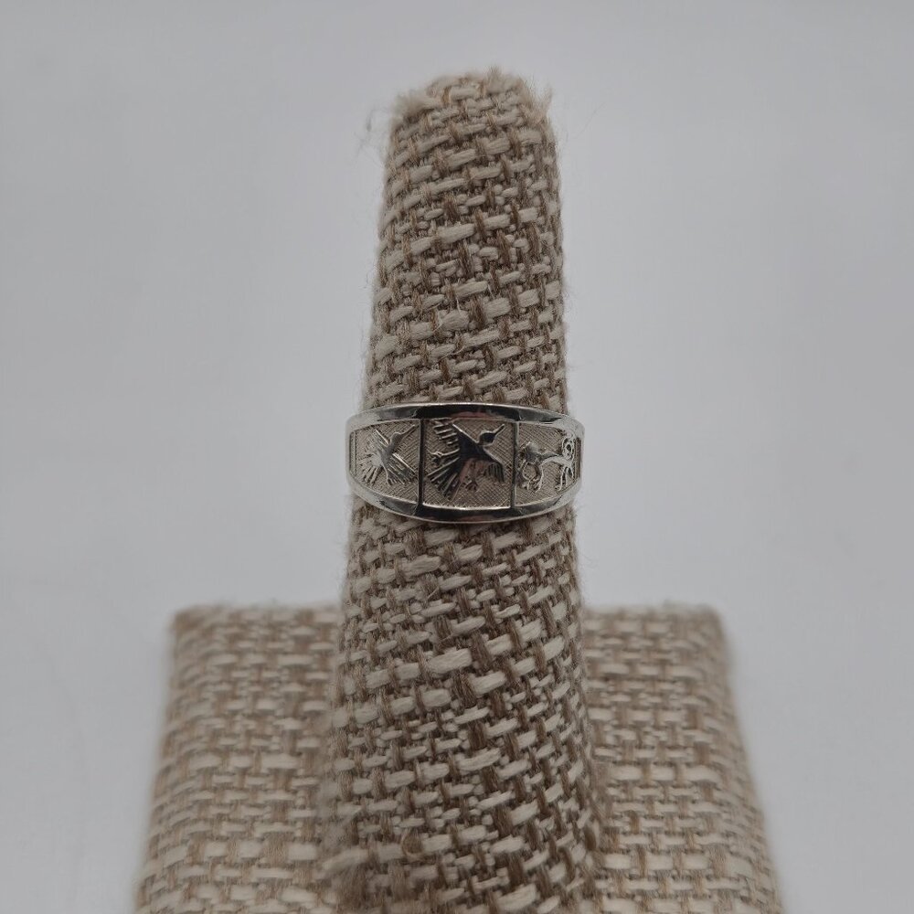 Size 6.75 Sterling Silver Beautiful Bright Symbols Band Ring A3835